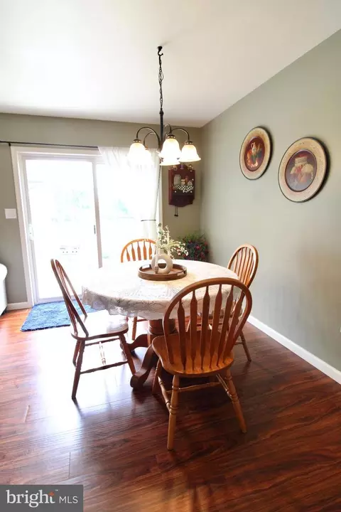 Dining - 21 Tumbling Run, Lititz, PA 17543 photo 2 of 2