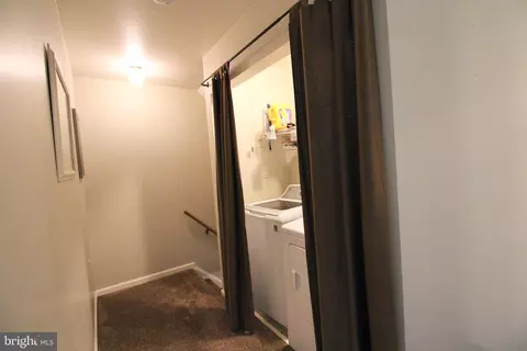 Entry Way - 21 Tumbling Run, Lititz, PA 17543 photo 4 of 6