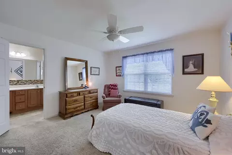 Bedroom - 524 Thornberry Ln, Lititz, PA 17543 photo 1 of 4
