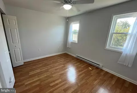 Bedroom - 404 Cardinal Rd, Lititz, PA 17543 photo 1 of 2