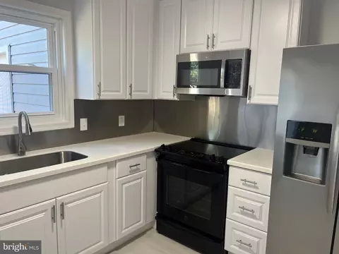 Kitchen - 404 Cardinal Rd, Lititz, PA 17543 photo 1 of 1