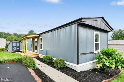 7 Spruce Dr, Reinholds, PA 17569