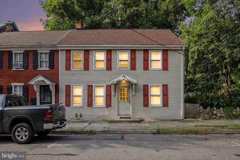 252 W Market St, Marietta, PA 17547