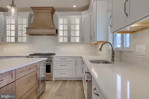 Kitchen - 513 Cheltenham Ct, Lititz, PA 17543 photo 3 of 6