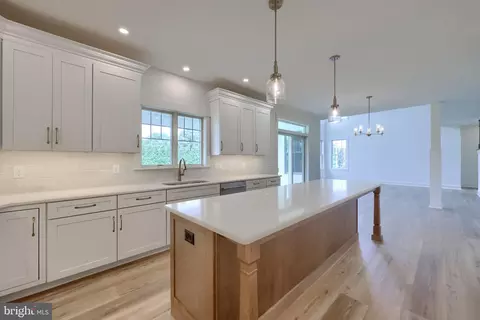 Kitchen - 513 Cheltenham Ct, Lititz, PA 17543 photo 5 of 6