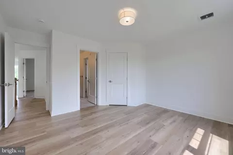 Bedroom - 513 Cheltenham Ct, Lititz, PA 17543 photo 3 of 4