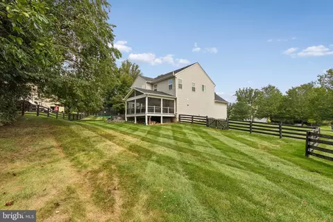 Exterior - 513 Cheltenham Ct, Lititz, PA 17543 photo 3 of 10