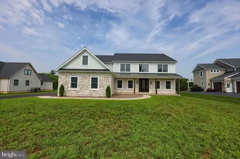 Exterior - 513 Cheltenham Ct, Lititz, PA 17543 photo 3 of 9