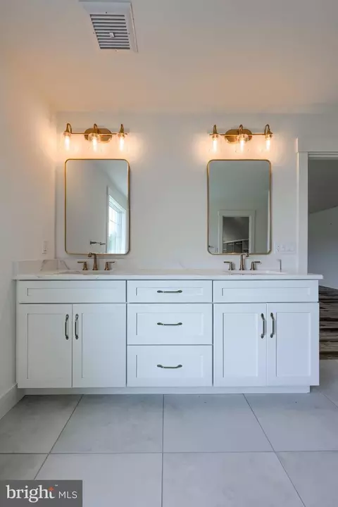 Bath - 513 Cheltenham Ct, Lititz, PA 17543 photo 11 of 11