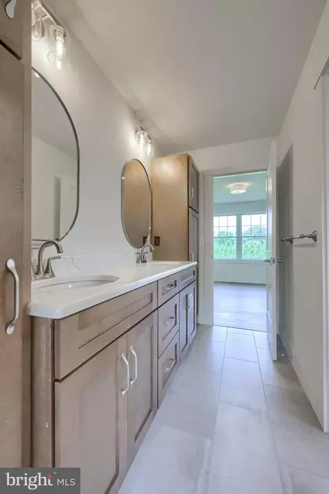 Bath - 513 Cheltenham Ct, Lititz, PA 17543 photo 2 of 11