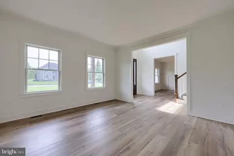 Living - 513 Cheltenham Ct, Lititz, PA 17543 photo 1 of 8