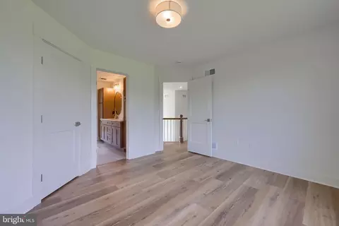 Entry Way - 513 Cheltenham Ct, Lititz, PA 17543 photo 17 of 20