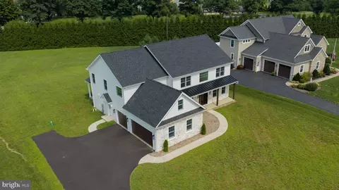 View/Area - 513 Cheltenham Ct, Lititz, PA 17543 photo 3 of 6