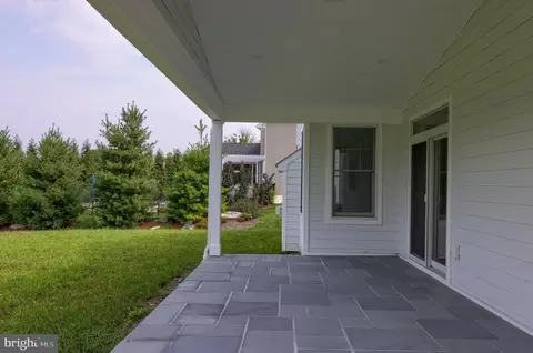 Exterior - 513 Cheltenham Ct, Lititz, PA 17543 photo 7 of 9