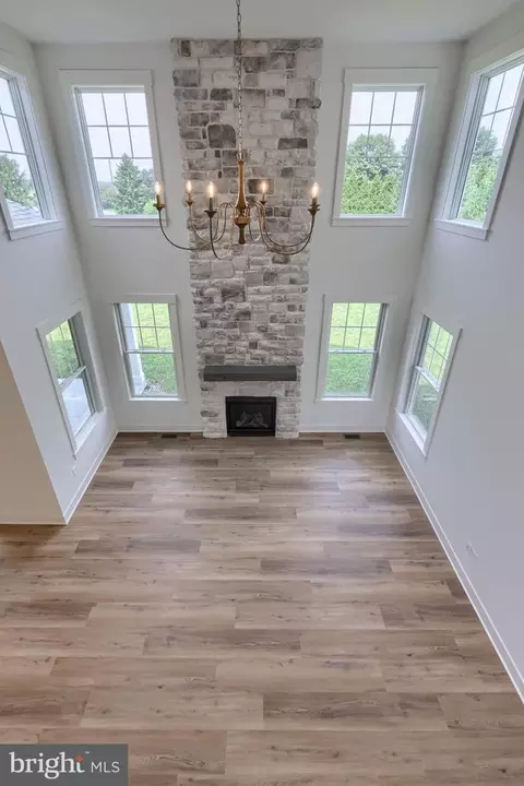 Living - 513 Cheltenham Ct, Lititz, PA 17543 photo 8 of 8