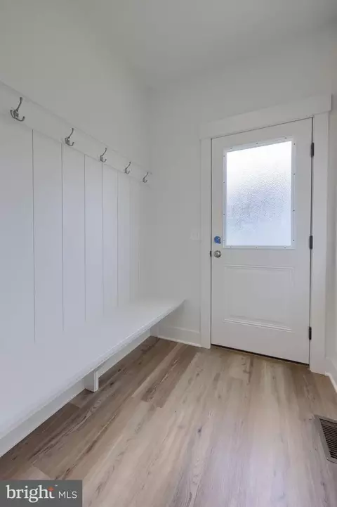 Entry Way - 513 Cheltenham Ct, Lititz, PA 17543 photo 14 of 20