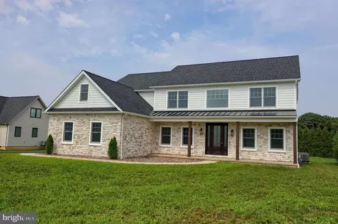 Exterior - 513 Cheltenham Ct, Lititz, PA 17543 photo 6 of 9