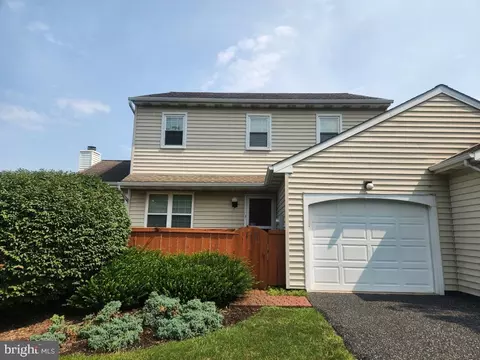 112 Winding Hill Dr, Lancaster, PA 17601