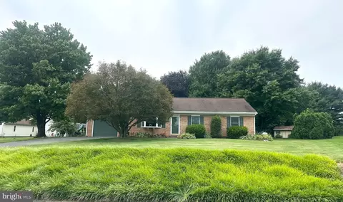 920 Rife Run Rd, Manheim, PA 17545