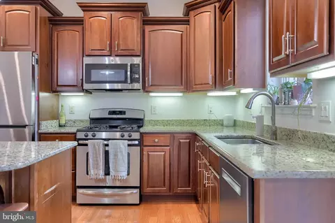 Kitchen - 900 Sloan St, Lititz, PA 17543 photo 4 of 4