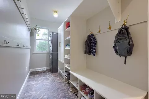 Entry Way - 900 Sloan St, Lititz, PA 17543 photo 4 of 6