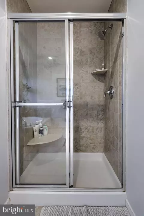 Bath - 900 Sloan St, Lititz, PA 17543 photo 3 of 5
