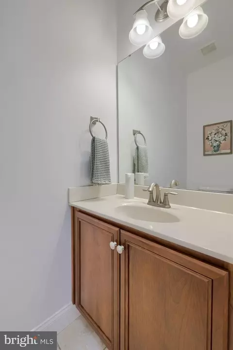 Bath - 900 Sloan St, Lititz, PA 17543 photo 1 of 5
