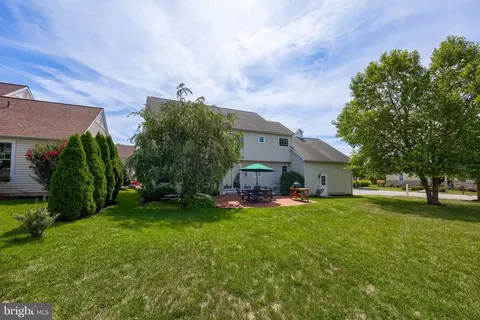 Exterior - 900 Sloan St, Lititz, PA 17543 photo 4 of 10