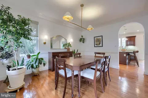 Dining - 900 Sloan St, Lititz, PA 17543 photo 2 of 5