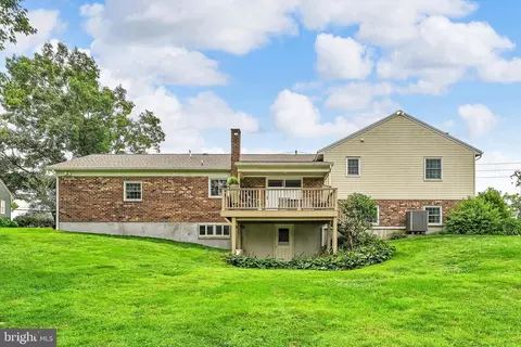 Exterior - 513 Lincoln Rd, Lititz, PA 17543 photo 6 of 8