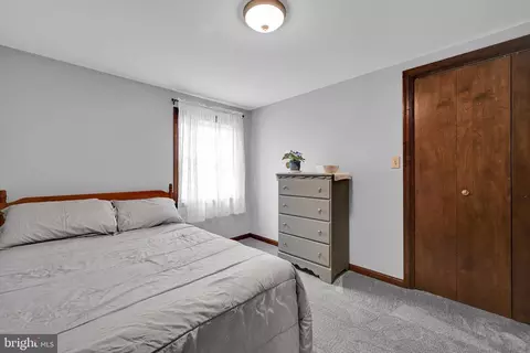 Bedroom - 513 Lincoln Rd, Lititz, PA 17543 photo 4 of 4