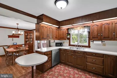 Kitchen - 513 Lincoln Rd, Lititz, PA 17543 photo 3 of 3