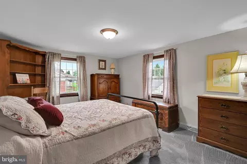 Bedroom - 513 Lincoln Rd, Lititz, PA 17543 photo 3 of 4