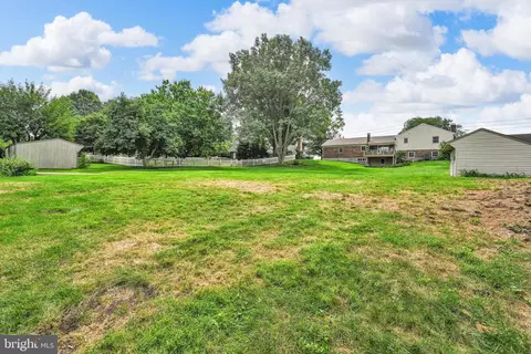 Exterior - 513 Lincoln Rd, Lititz, PA 17543 photo 5 of 8