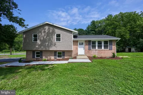100 Spring Meadow Ln, Washington Boro, PA 17582