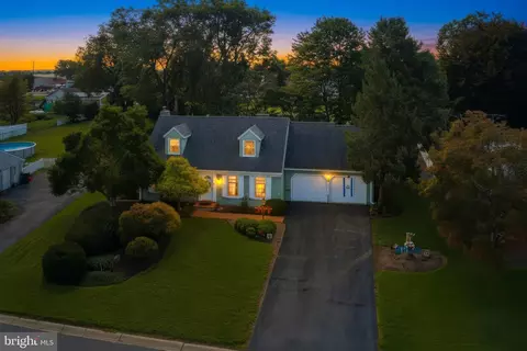 270 Highview Dr, Leola, PA 17540