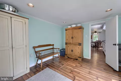 Entry Way - 925 Maple St, Lititz, PA 17543 photo 3 of 8