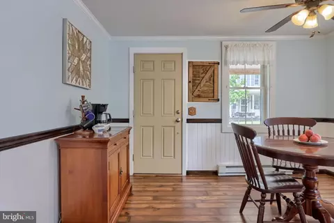 Entry Way - 925 Maple St, Lititz, PA 17543 photo 1 of 8