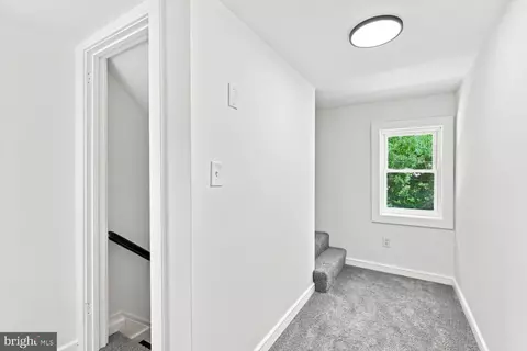 Entry Way - 1616 Lampeter Rd, Lancaster, PA 17602 photo 8 of 11