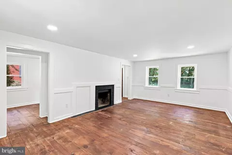 Living - 1616 Lampeter Rd, Lancaster, PA 17602 photo 1 of 3