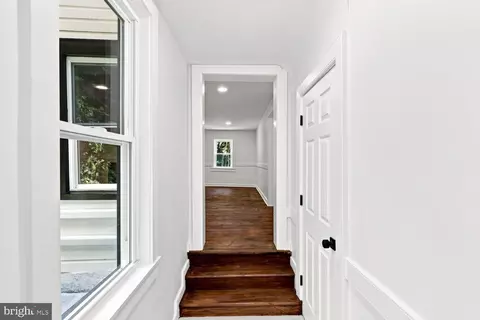 Entry Way - 1616 Lampeter Rd, Lancaster, PA 17602 photo 4 of 11