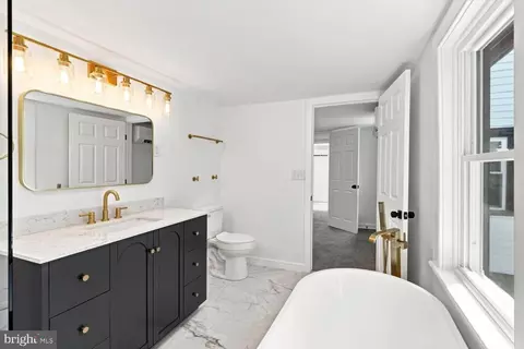 Bath - 1616 Lampeter Rd, Lancaster, PA 17602 photo 6 of 6