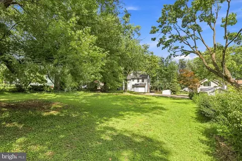 Exterior - 1616 Lampeter Rd, Lancaster, PA 17602 photo 10 of 12