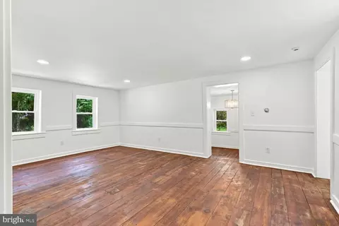 Living - 1616 Lampeter Rd, Lancaster, PA 17602 photo 3 of 3