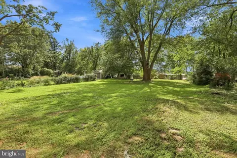 Exterior - 1616 Lampeter Rd, Lancaster, PA 17602 photo 9 of 12