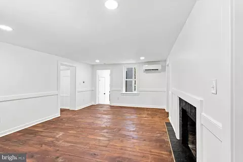 Living - 1616 Lampeter Rd, Lancaster, PA 17602 photo 2 of 3