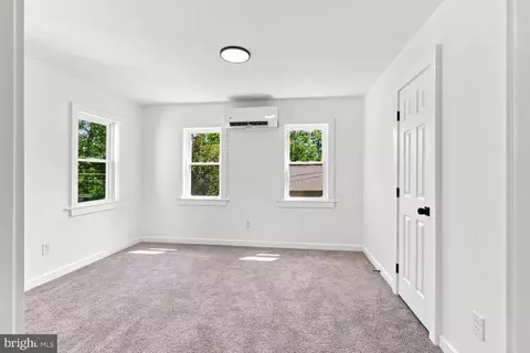 Bedroom - 1616 Lampeter Rd, Lancaster, PA 17602 photo 6 of 10