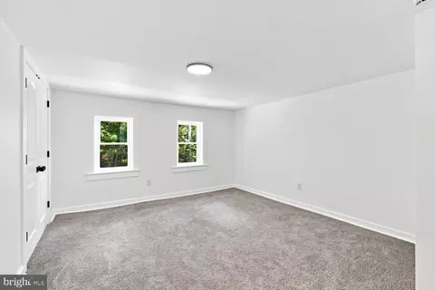 Bedroom - 1616 Lampeter Rd, Lancaster, PA 17602 photo 9 of 10