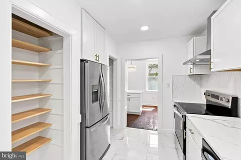 Entry Way - 1616 Lampeter Rd, Lancaster, PA 17602 photo 3 of 11
