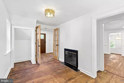 Entry Way - 1616 Lampeter Rd, Lancaster, PA 17602 photo 6 of 11